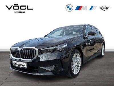 Gebraucht BMW 540 Sport Line 286 PS (210 kW) 2024 Saphirschwarz Kombi