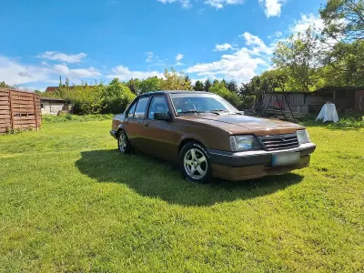 Gebraucht Opel Ascona 88 PS (64 kW) 1988 Braun Limousine