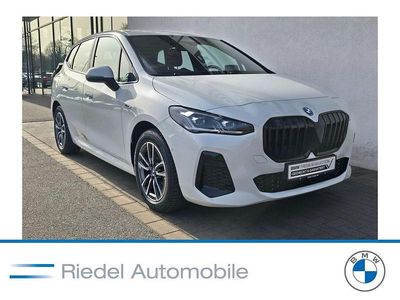 Gebraucht BMW 225 Active Tourer M Sport 245 PS (180 kW) 2022 Weiß Van / Kleinbus