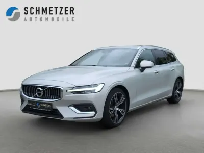 Gebraucht Volvo V60 Inscription 197 PS (144 kW) 2022 Birch light Kombi