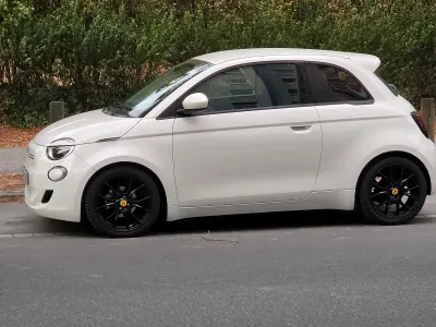 Gebraucht Fiat 500e Abarth 69 kW (95 PS) 2022 Weiß Kleinwagen