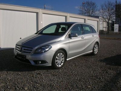 Gebraucht Mercedes B180 109 PS (80 kW) 2014 Silber Van / Kleinbus