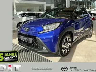 Neu Toyota Aygo X 72 PS (52 kW) 2025 Blau SUV