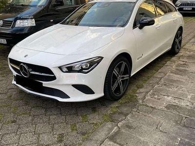 Gebraucht Mercedes CLA220 Shooting Brake 190 PS (139 kW) 2020 Weiß Kombi