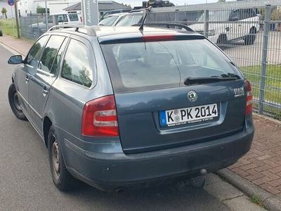 Grau Gebraucht 2006 Skoda Octavia Elegance Kombi | 1.550 €