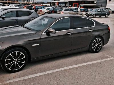 Second-hand BMW 530 245 CP (180 kW) 2011 Maro Berlinǎ