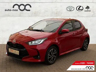 Gebraucht Toyota Yaris Team 125 PS (91 kW) 2024 Rot Kleinwagen