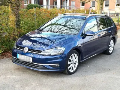 Gebraucht VW Golf VII Highline 150 PS (110 kW) 2018 Blau Kombi