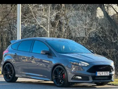 Gebraucht Ford Focus ST 185 PS (136 kW) 2017 Grau Limousine