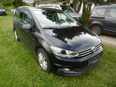 Gebraucht VW Touran Comfortline 110 PS (80 kW) 2016 Schwarz Van / Kleinbus