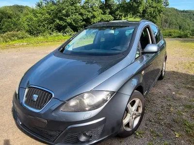 Gebraucht Seat Altea XL 105 PS (77 kW) 2012 Grau Van / Kleinbus