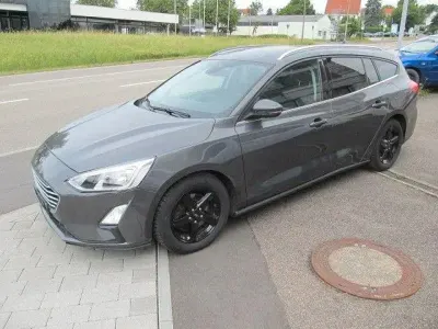 Gebraucht Ford Focus 120 PS (88 kW) 2018 Grau Limousine