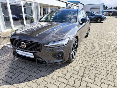 Gebraucht Volvo V60 Plus 197 PS (144 kW) 2024 Platinum grey / metallic Kombi