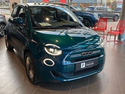 Neu Fiat 500 65 PS (47 kW) 2025 Grün