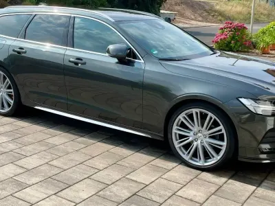 Gebraucht Volvo V90 Momentum 190 PS (139 kW) 2017 Grau Kombi