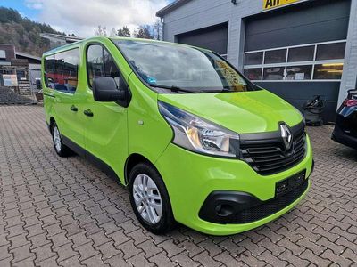 Gebraucht Renault Trafic Expression 145 PS (106 kW) 2016 Grün bamboo Van / Kleinbus