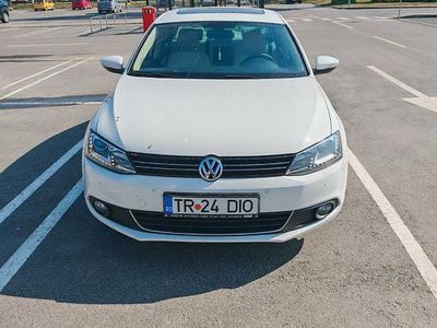 Gebraucht VW Jetta Highline 122 PS (89 kW) 2012 Weiß Limousine