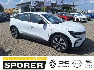 Gebraucht Renault Megane E-Tech Evolution 96 kW (131 PS) 2022 Arktisweiß Limousine