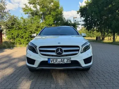 Gebraucht Mercedes GLA250 211 PS (155 kW) 2015 Weiß SUV