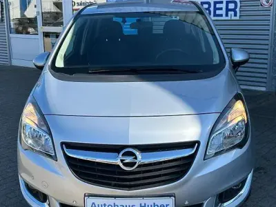 Używany Opel Meriva Style 120 KM (88 kW) 2014 Srebrny Minivan