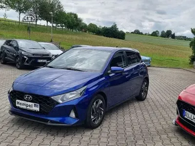Gebraucht Hyundai i20 Intro Edition 101 PS (74 kW) 2021 Blau Kleinwagen