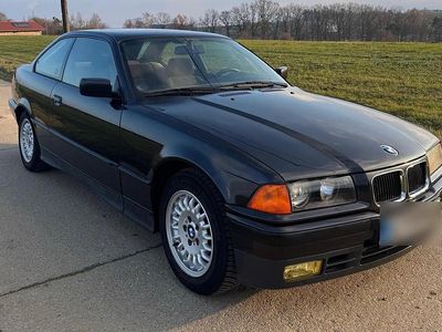 Gebraucht BMW 318 140 PS (102 kW) 1994 Schwarz Coupé