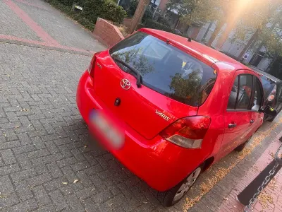 Gebraucht Toyota Yaris 69 PS (50 kW) 2010 Rot Kleinwagen