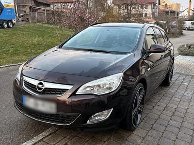 Gebraucht Opel Astra 140 PS (102 kW) 2012 Braun Kombi