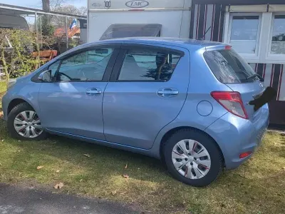 Brugt Toyota Yaris 99 HK (72 kW) 2012 Blå Hatchback