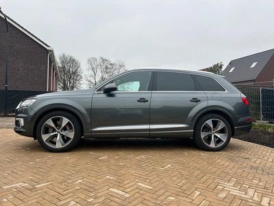 Używany Audi Q7 S-Line 374 KM (275 kW) 2016 Szary SUV