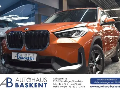 Gebraucht BMW X1 Sport Line 163 PS (119 kW) 2024 Orange SUV