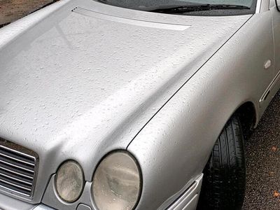 Mercedes E200