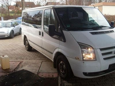 Weiß Gebraucht 2012 Ford 300 Van / Kleinbus | 2.850 €