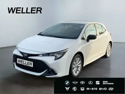 Ny Toyota Corolla Hybrid Comfort 140 HK (102 kW) 2025 Hvid Sedan