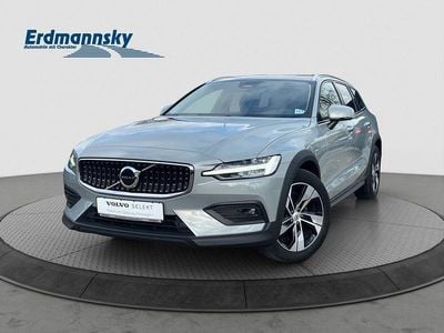 Vapour grey (grau) Gebraucht 2023 Volvo V60 CC Plus Kombi | 39.960 € (Fairer Preis)