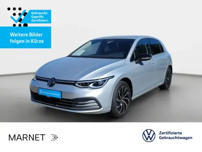 Używany VW Golf VIII IQ Drive 131 KM (96 kW) 2023 Srebrny Sedan/Limuzyna