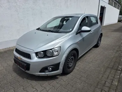 Gebraucht Chevrolet Aveo 116 PS (85 kW) 2011 Silber Kleinwagen