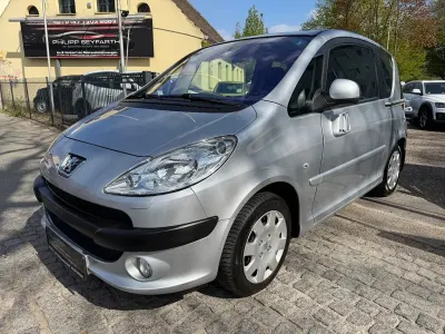 Usata Peugeot 1007 Premium 109 CV (80 kW) 2009 Argento Monovolume