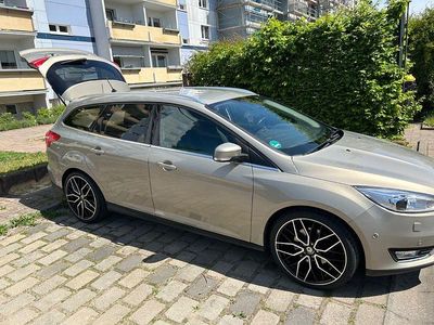Beige Gebraucht 2018 Ford Focus Titanium Kombi | 9.000 € (Fairer Preis)