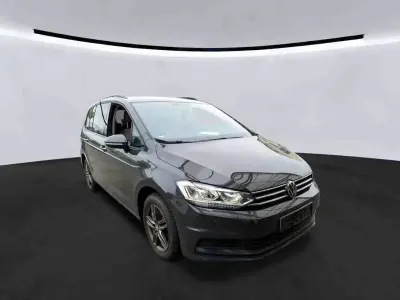 Gebraucht VW Touran Comfortline 150 PS (110 kW) 2020 Grau Van / Kleinbus