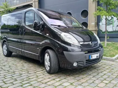 Używany Opel Vivaro Cosmo 114 KM (83 kW) 2014 Czarny Minivan