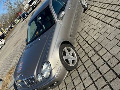 Mercedes E320