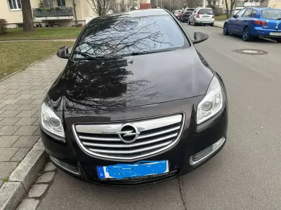 Gebraucht Opel Insignia Edition 160 PS (117 kW) 2010 Braun Limousine