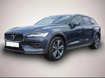 Gebraucht Volvo V60 CC Ultimate 197 PS (144 kW) 2024 Manufacturer Kombi