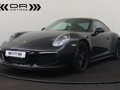 Porsche 911 Carrera 4 GTS