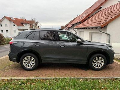 Gebraucht VW Tiguan Pro 204 PS (150 kW) 2025 Grau SUV