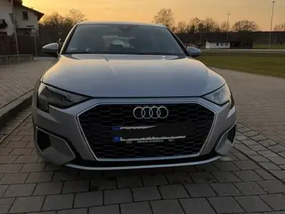 Gebraucht Audi A3 150 PS (110 kW) 2022 Silber Limousine