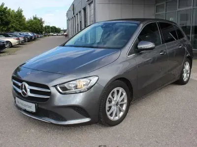 Gebraucht Mercedes B180 136 PS (100 kW) 2021 Grau Kleinwagen