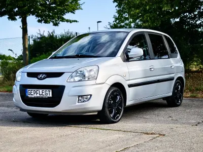 Gebraucht Hyundai Matrix 99 PS (72 kW) 2009 Silber Van / Kleinbus