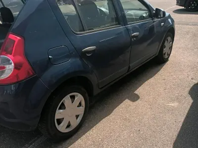 Usata Dacia Sandero 75 CV (55 kW) 2009 Blu Utilitaria